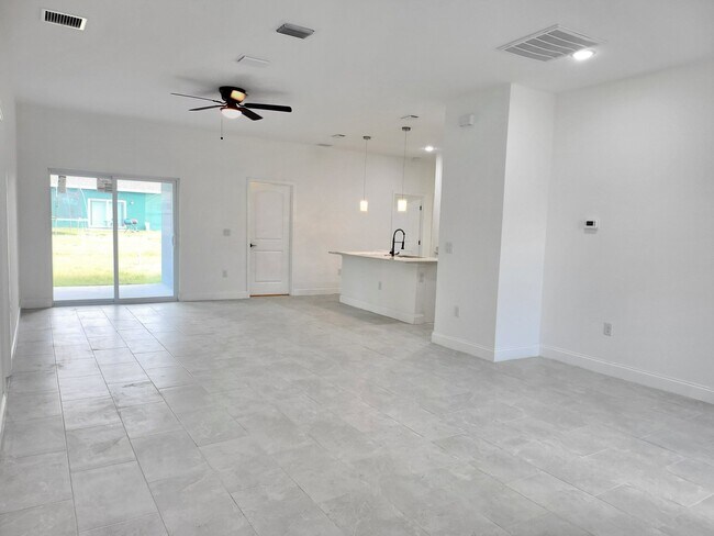 415 Tonklin Rd SW