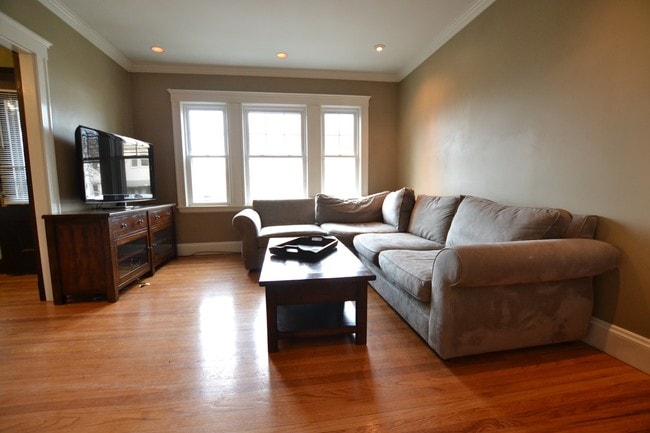 Building Photo - 31 N Crescent Circuit Unit 1z