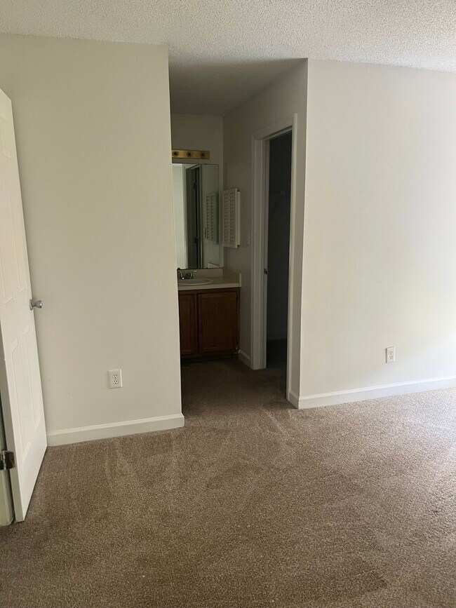 McIver Square Apartments: NEAR UNCG
