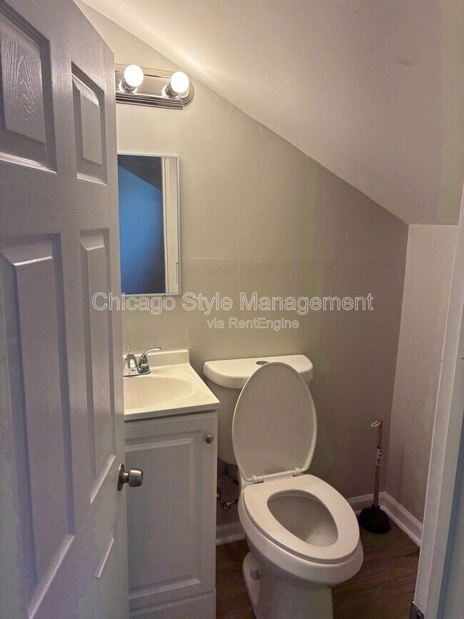 Photo - 9713 S Oglesby Ave
