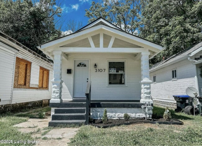 Building Photo - 3107 Greenwood Ave Rental
