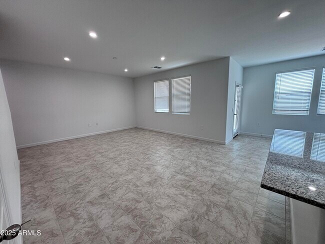 Photo - 2055 W Sheridan Ave