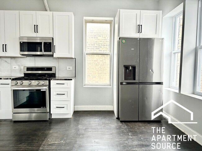 Photo - 3539 W Grenshaw St Unidad 2