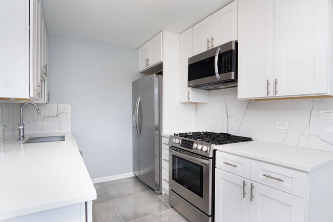 Photo - 317 Burlington Ave Unidad 2