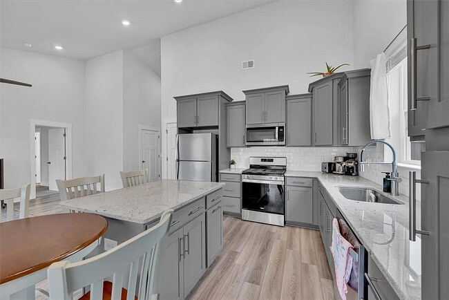 Photo - 529 Overbrook Dr