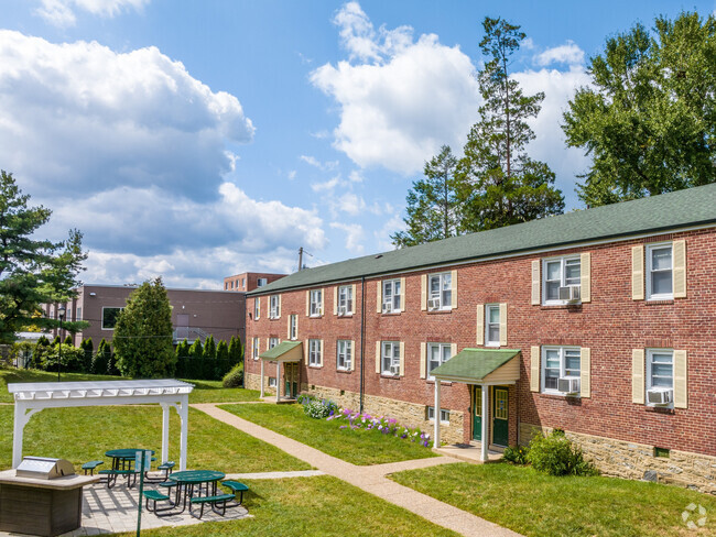 Building Photo - Jenkintown Gardens Apartments