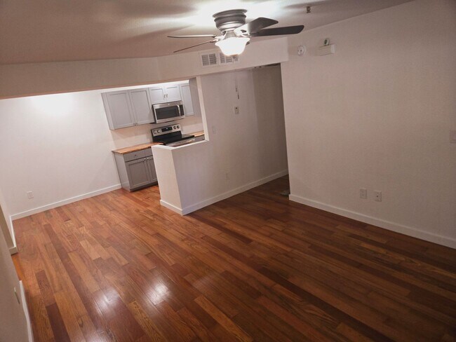 1385 W University Ave Unit 3-124