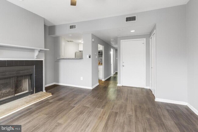 Photo - 160 Richmond St Unit 3