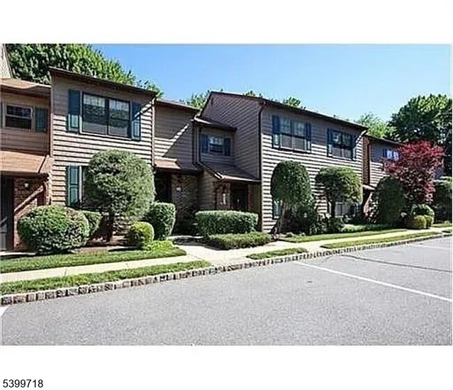 Photo - 5 Pheasant Run