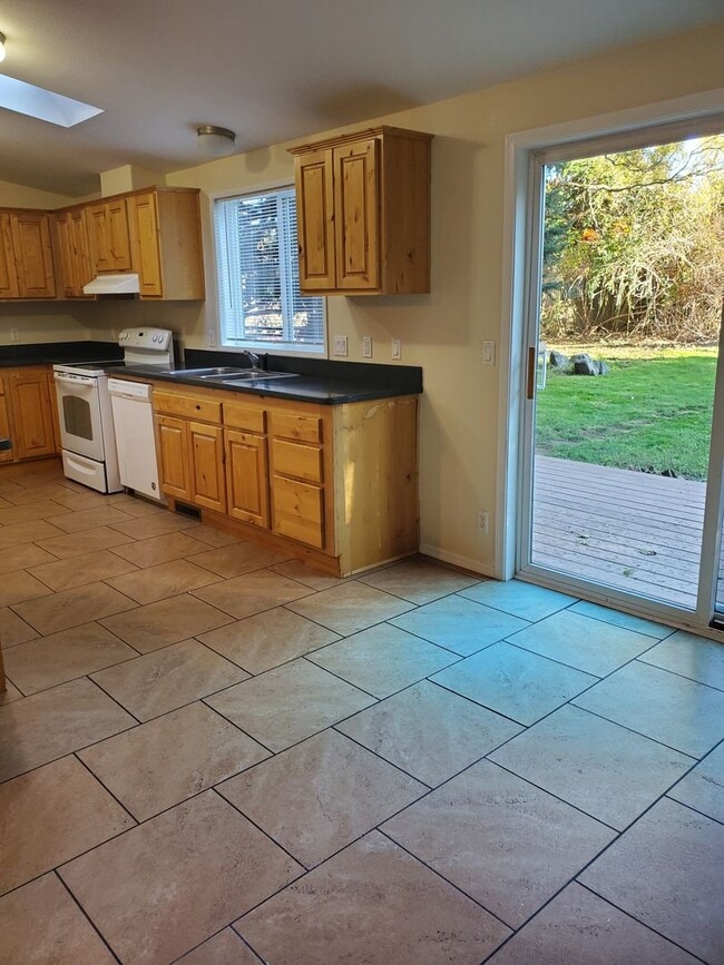 Photo - Spacious 3 Bd., 2 Ba near Blaine State Park