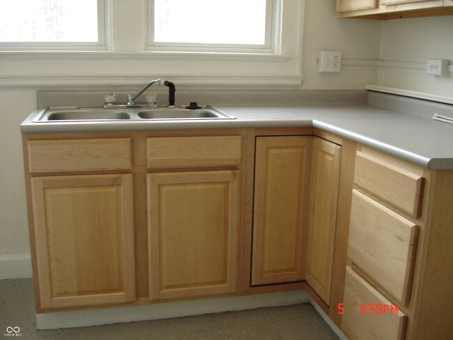 Photo - 417 W 41st St