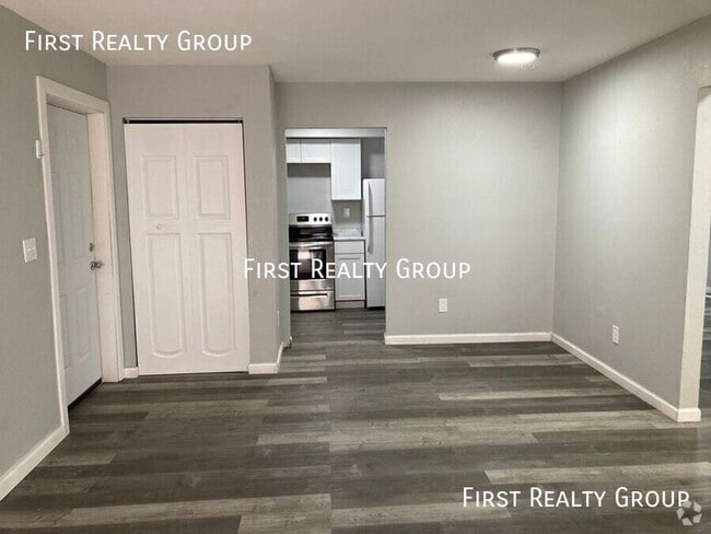 Building Photo - 305 N Broadway-#3 Unit #3 Rental