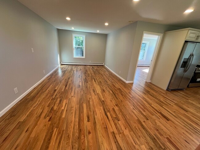 Photo - 30 Cross St E Unidad 2nd Floor