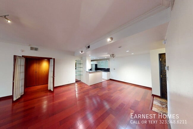 Photo - 8712 Gregory Wy Unit 205