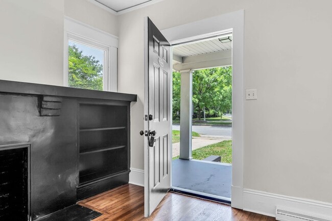 Photo - Four Bedroom 2 bath House with office on W Friendly Ave in Greensboro-near UNCG