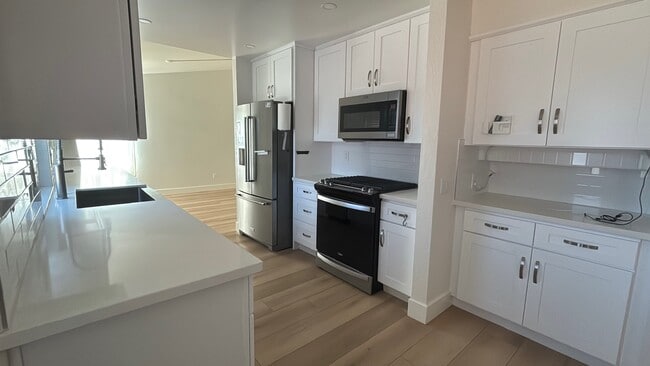 Building Photo - 7795 Canyon Point Ln