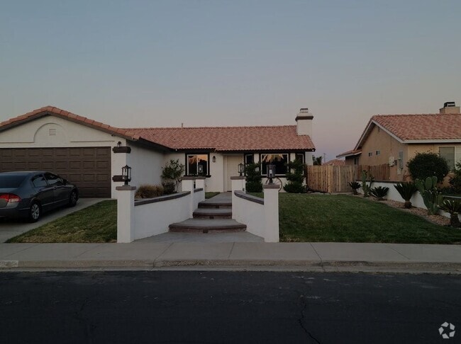 Building Photo - 15275 Flagstaff St Rental