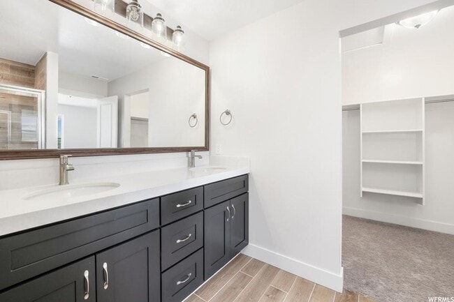 Photo - $500 OFF FIRST MONTH'S RENT - Beautiful Ne...