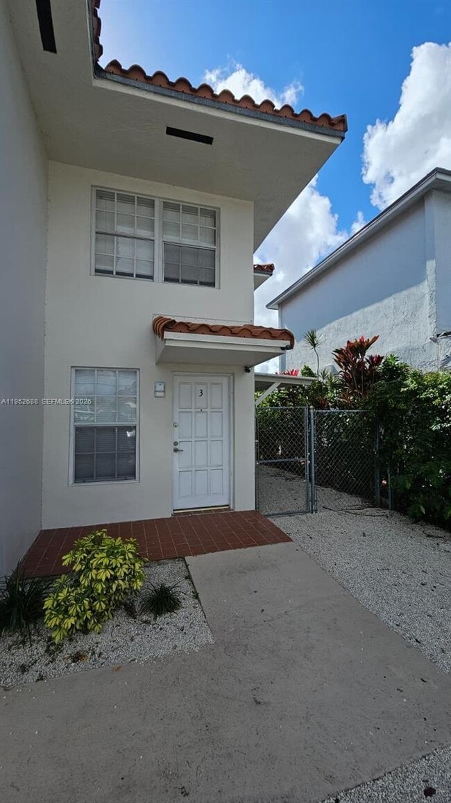 Photo - 5720 SW 5th St Unidad 3