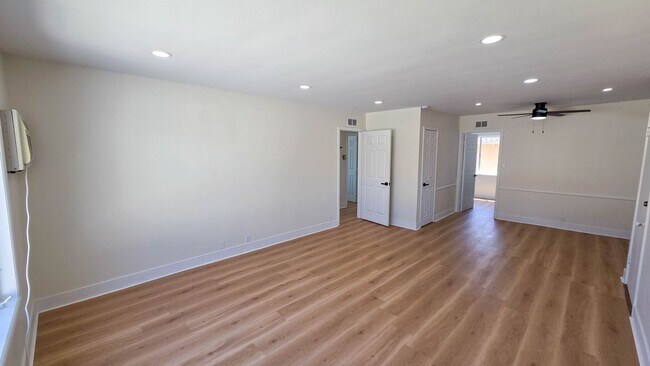 8320 Sargent Ave Unit D
