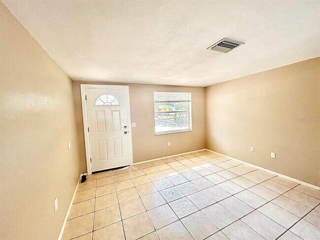 Photo - 5803 Delaware Ave