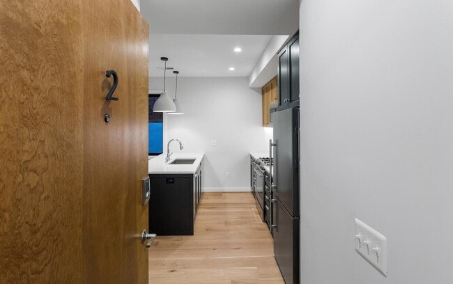 Photo - 2248 Ontario Rd NW