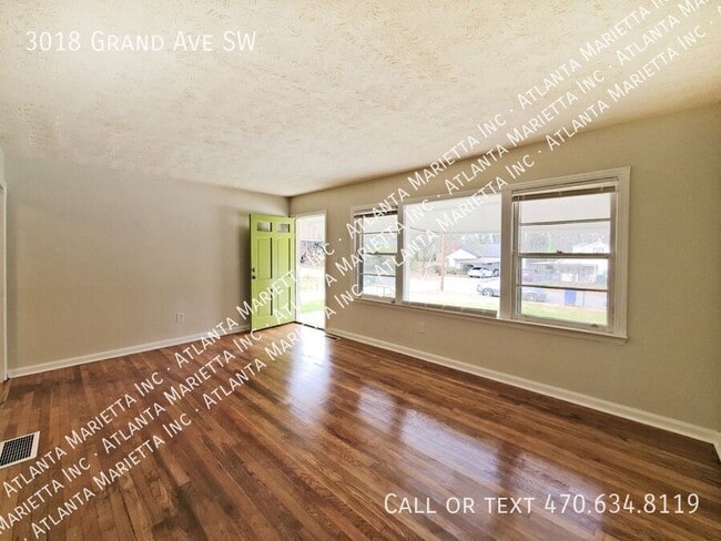 Photo - 3018 Grand Ave SW