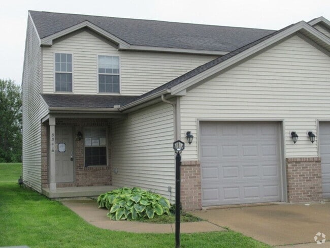 Building Photo - 4 Bedroom, 2.5 Bath Townhome - Available A...