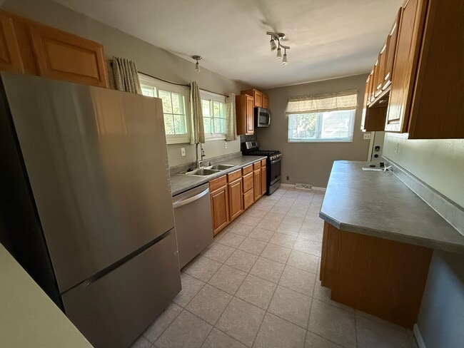 Photo - 424 Hilltop Rd