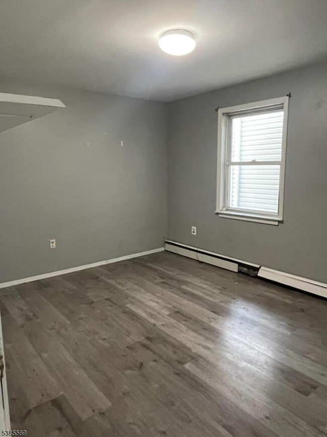 Photo - 644 Trumbull St