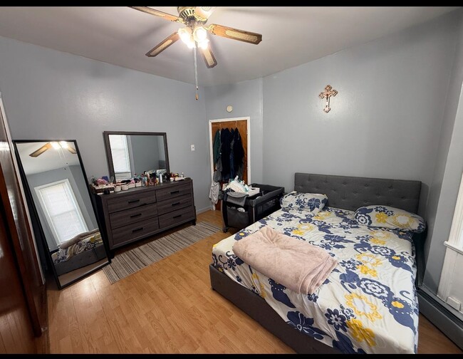 Photo - 82 W 27th St