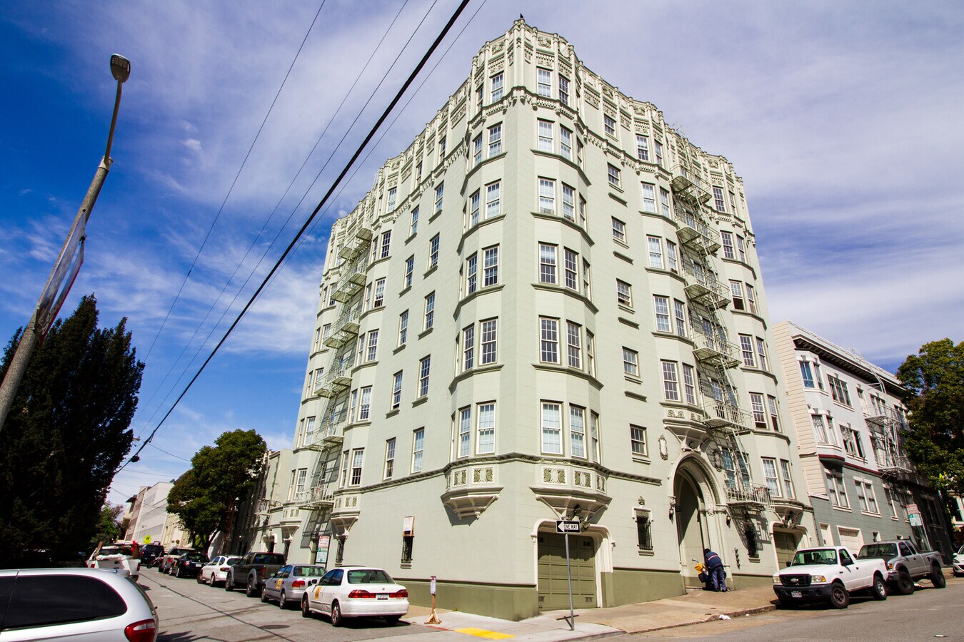 1635 Gough - 1635 Gough Apartments