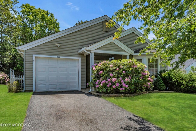 Photo - 143 Pine Oak Blvd