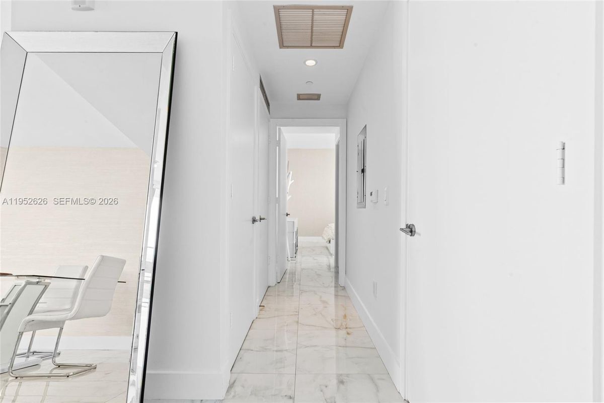 Photo - 2900 NE 7th Ave