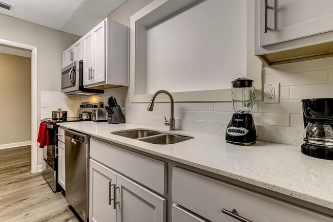 Photo - 6105 Duke Rd