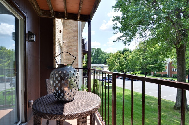 Hickory Hills Condominiums