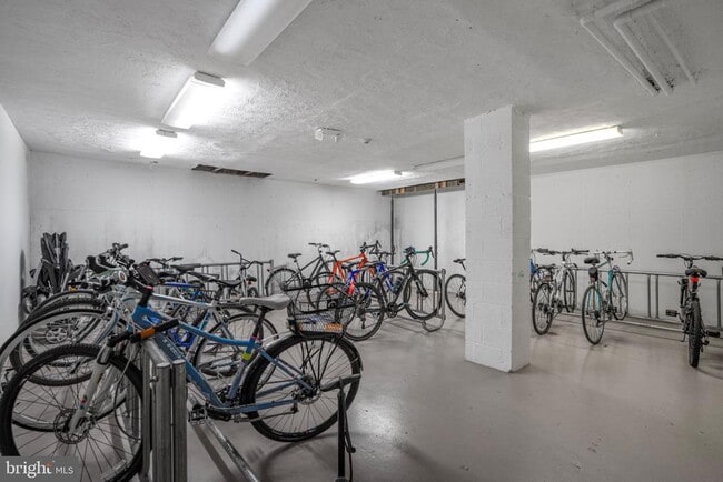 Photo - 1730 Arlington Blvd Unidad 205