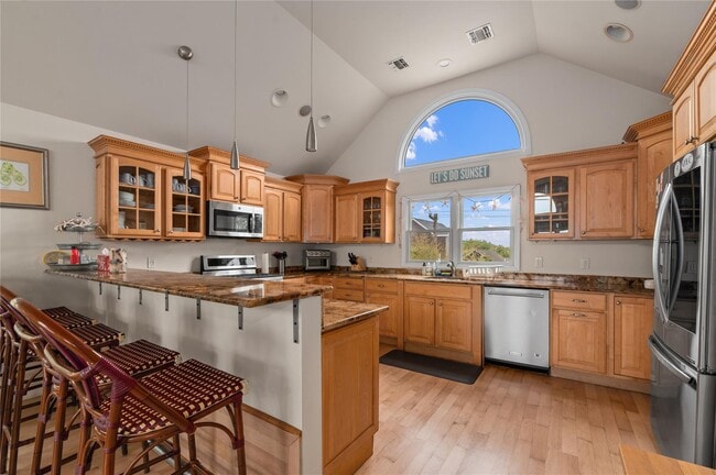 22 Bungalow Ln