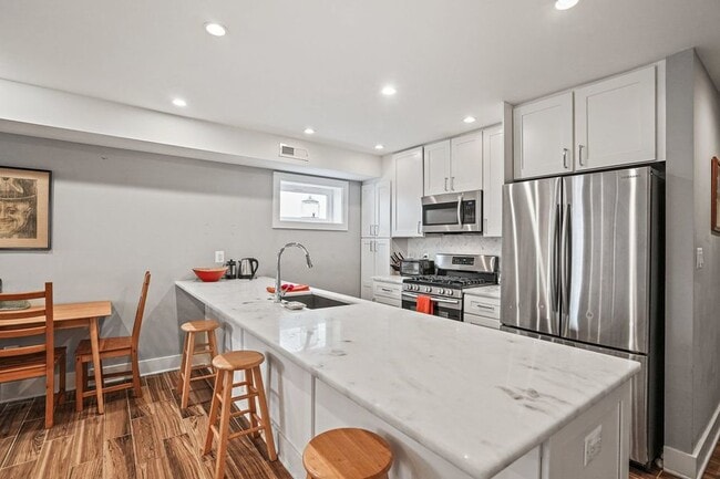 Photo - 419 Newton Pl NW Unidad B