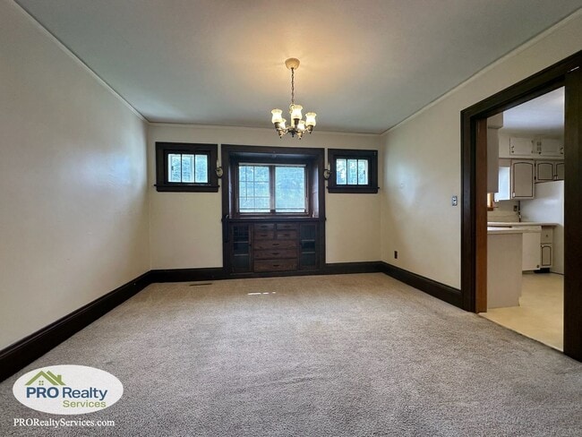 Photo - 3 Bedroom Plus Den Home in St. Paul