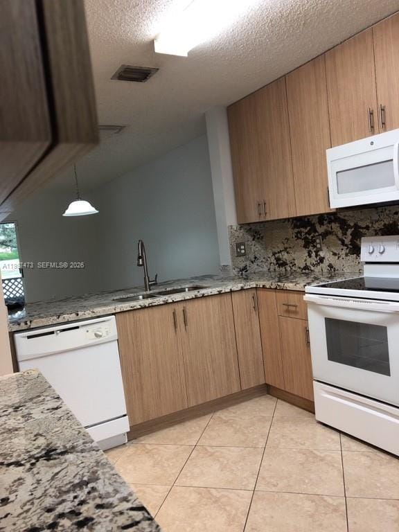 Photo - 571 208th Cir