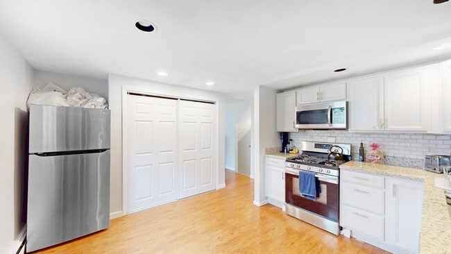 Photo - 4 Saginaw Ave Unit 2