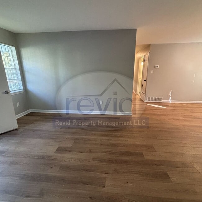 Photo - Recently Renovated 3Bed/1.5Bath Available ...