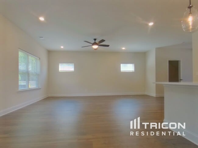 Photo - 432 Cantrell Dr