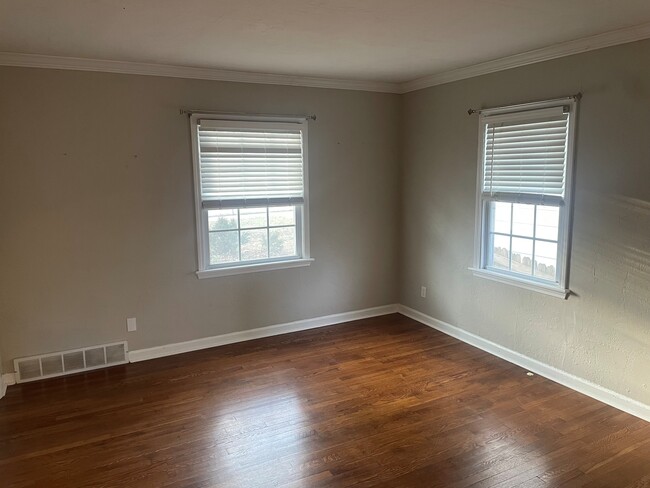 Photo - 4807 Rainbow Blvd