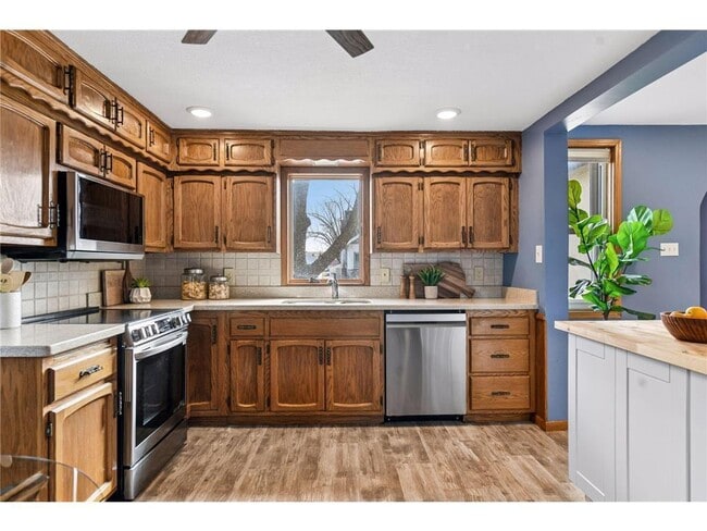 Photo - 500 E 1st St