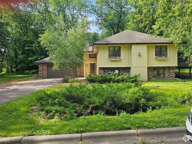 Building Photo - 13701 Wood Ln Rental