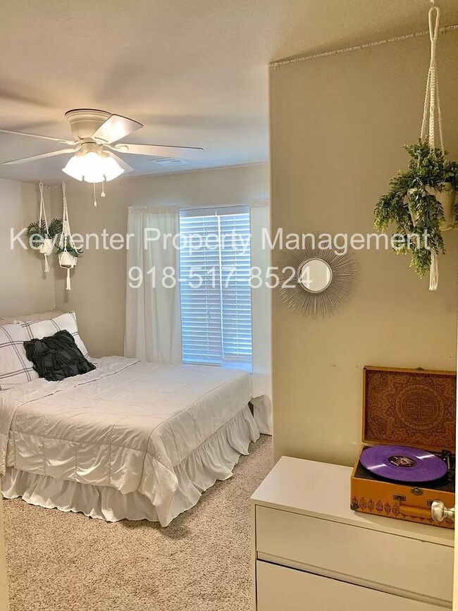 Photo - 3 Bed | 2 Bath in Owasso!