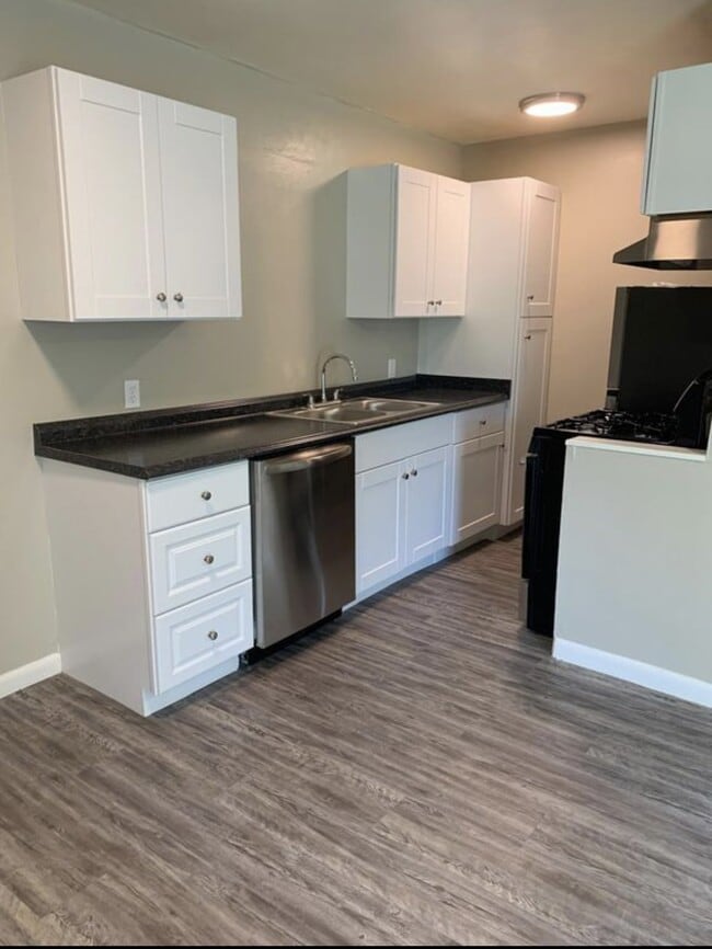 Photo - "Charming 1-Bed Oasis with Granite Elegance in Prime Edmond Location!" Unidad #3