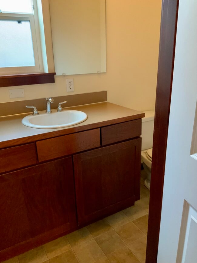 Photo - 501 N 105th St